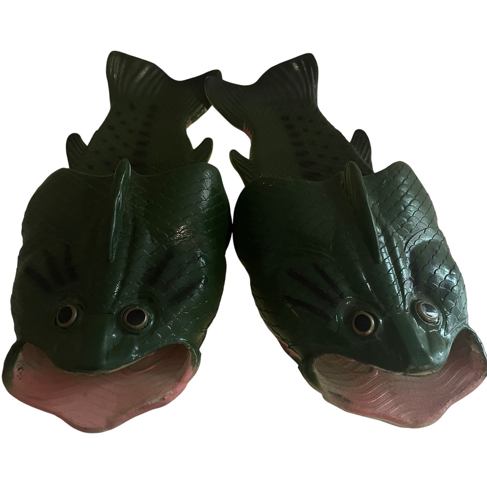 Mens Fish Bass Novelty Slides 10/10.5M Green Fishing Gag Gift Sandals Kitsch